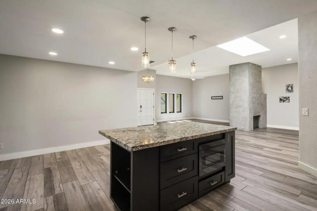 Real Estate Picture 7
