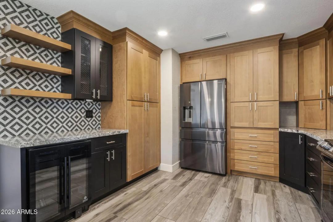 Real Estate Picture 10