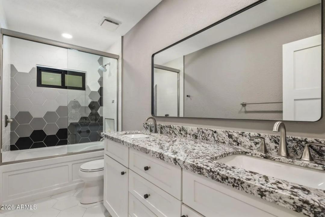 Real Estate Picture 21