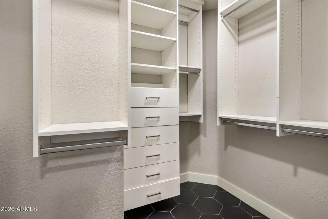 Real Estate Picture 18