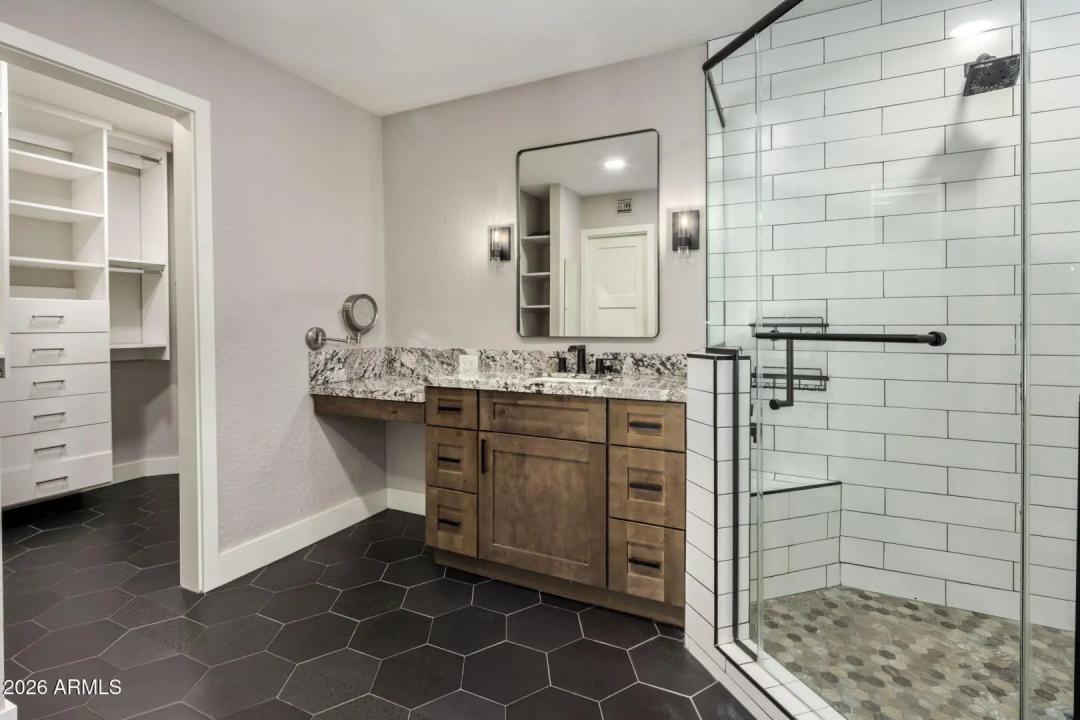 Real Estate Picture 16