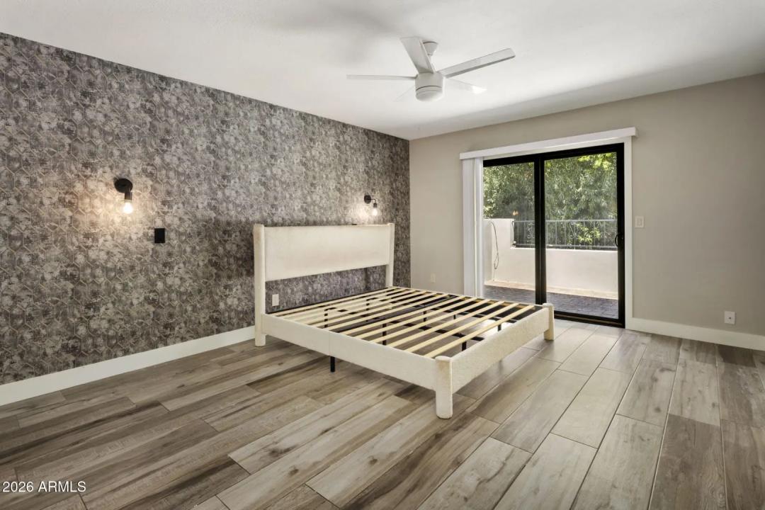 Real Estate Picture 14