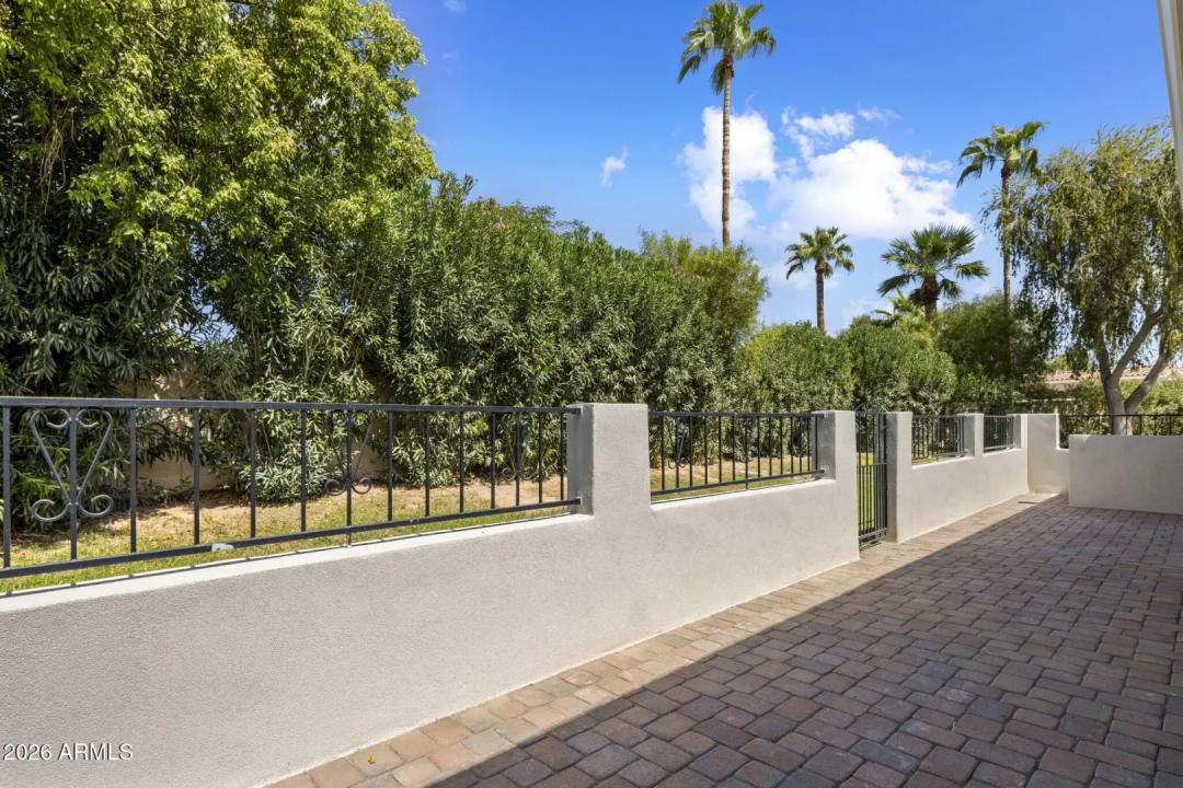 Real Estate Picture 25