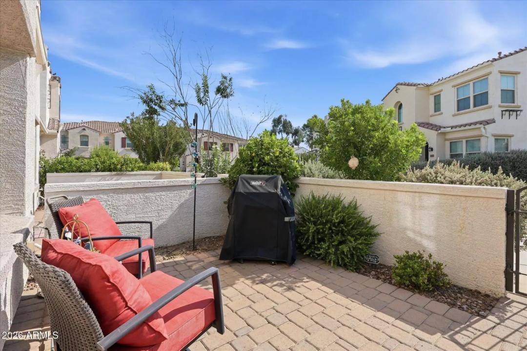 Real Estate Picture 6