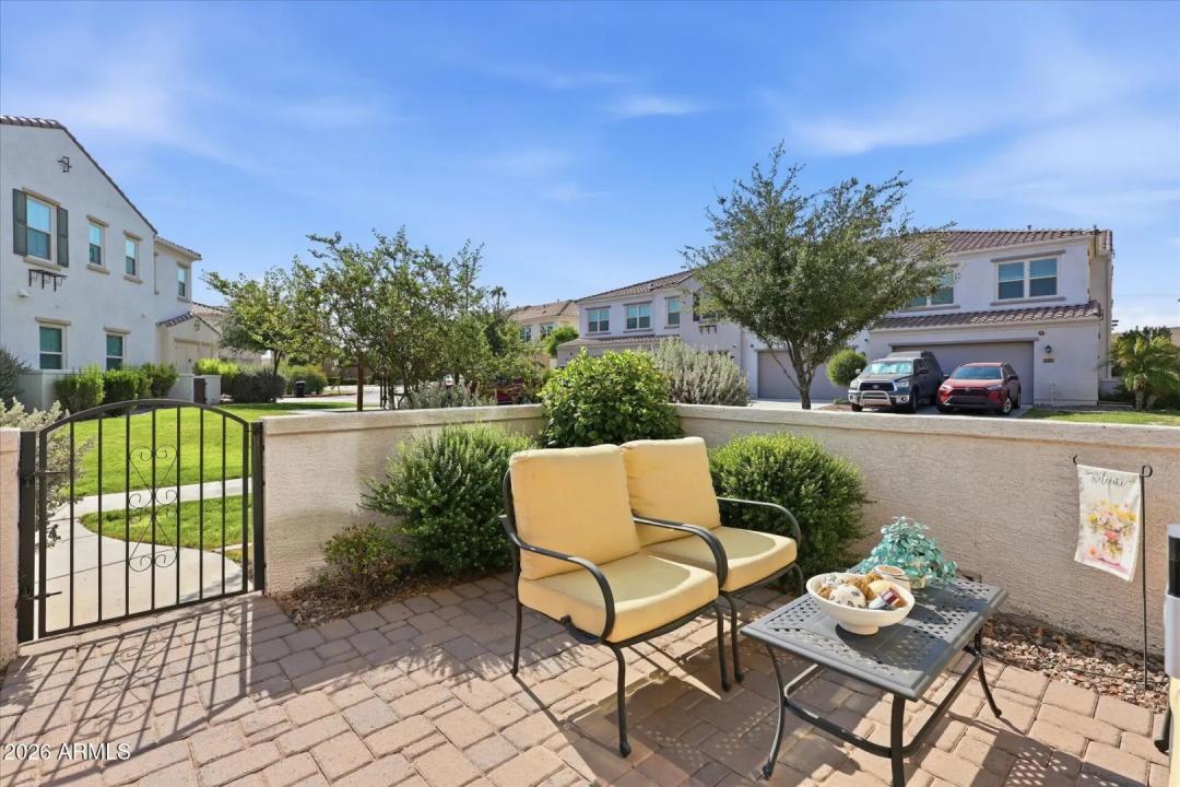 Real Estate Picture 7