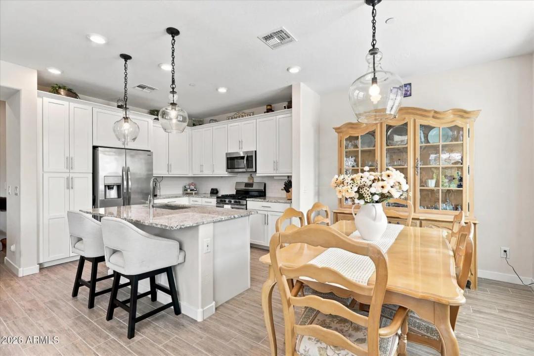 Real Estate Picture 13