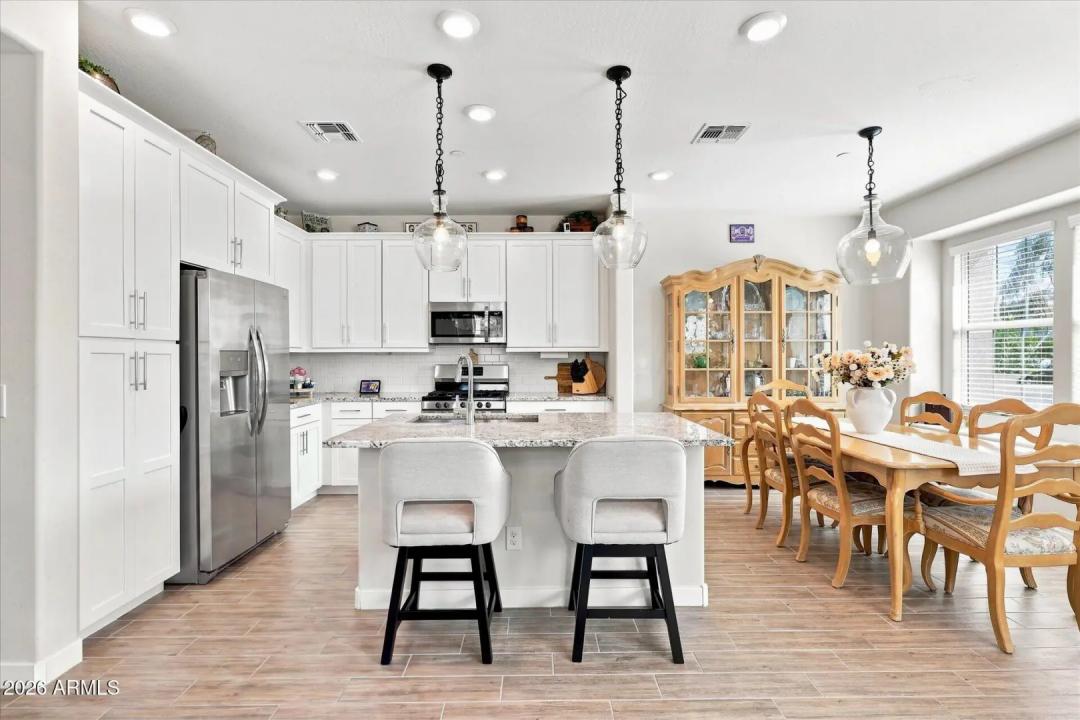 Real Estate Picture 22