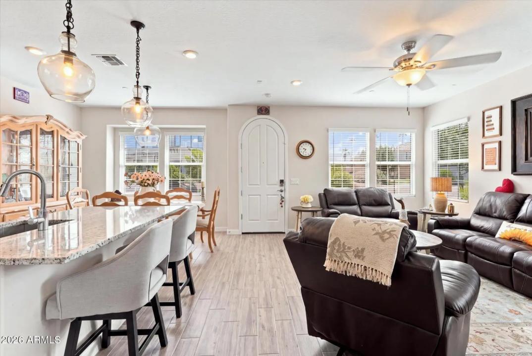 Real Estate Picture 23