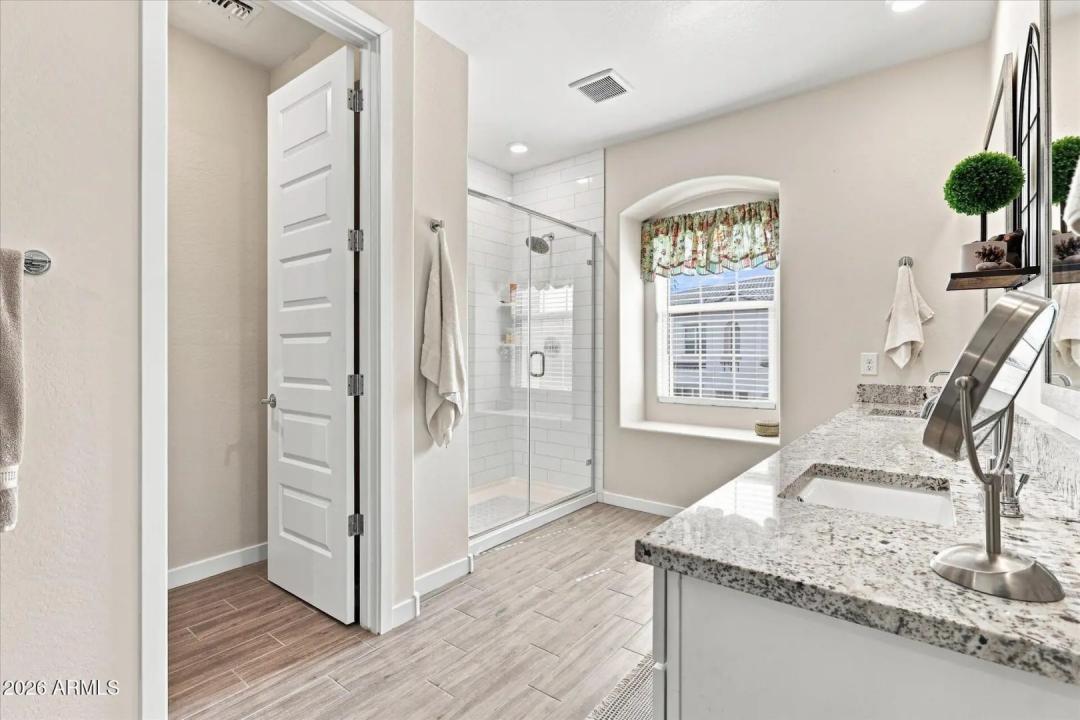 Real Estate Picture 35