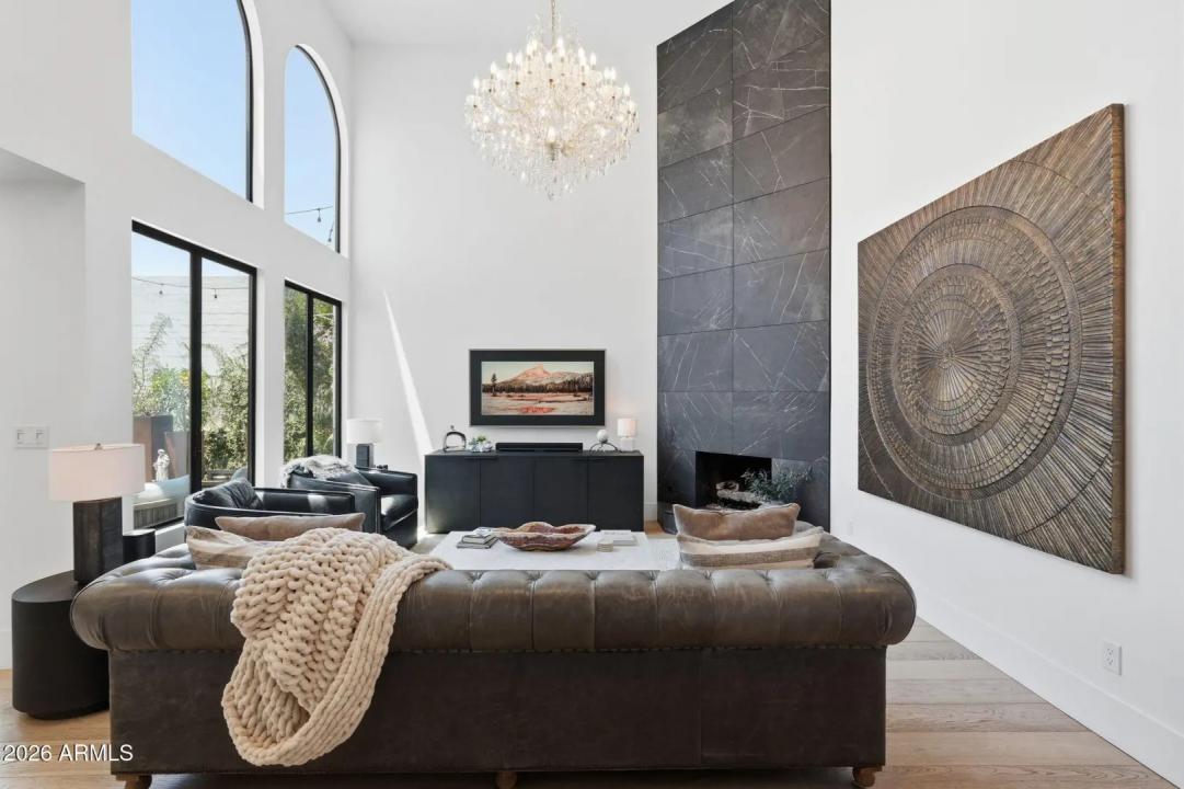 Real Estate Picture 3