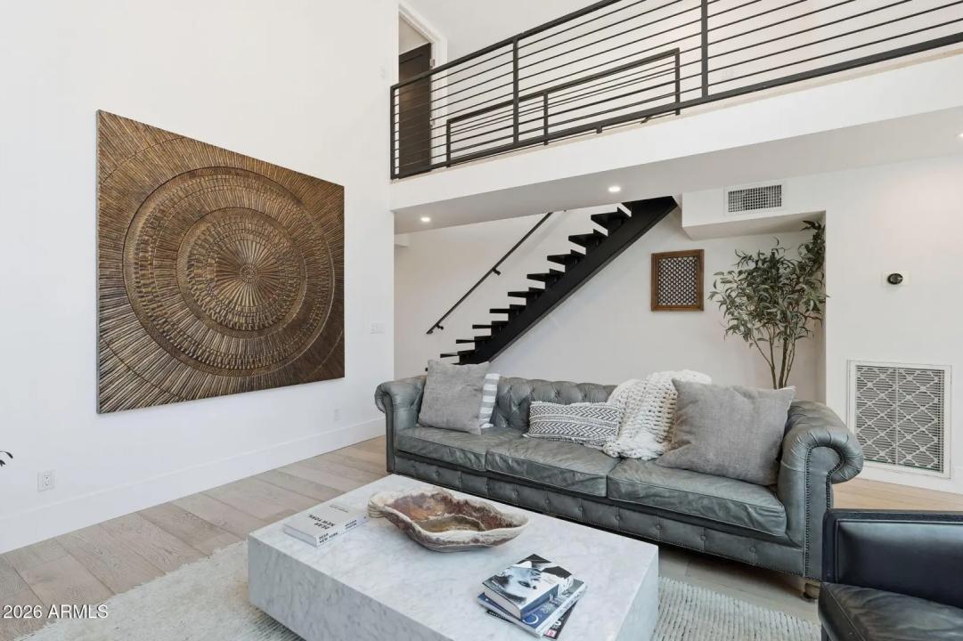 Real Estate Picture 5