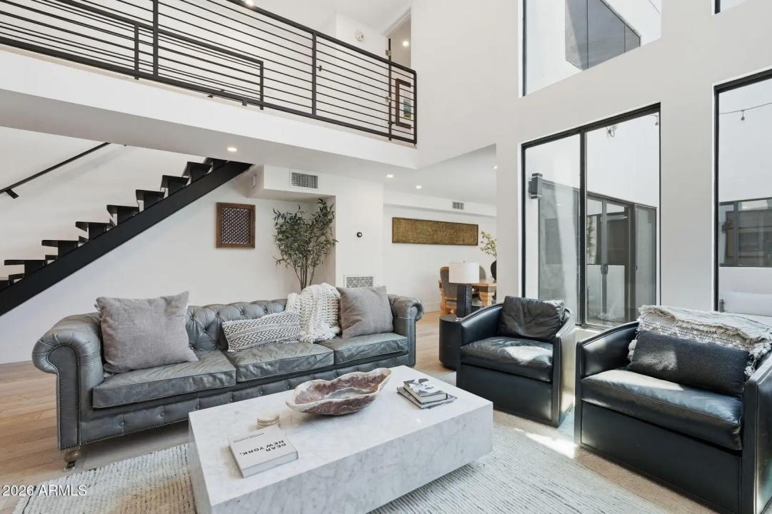 Real Estate Picture 6