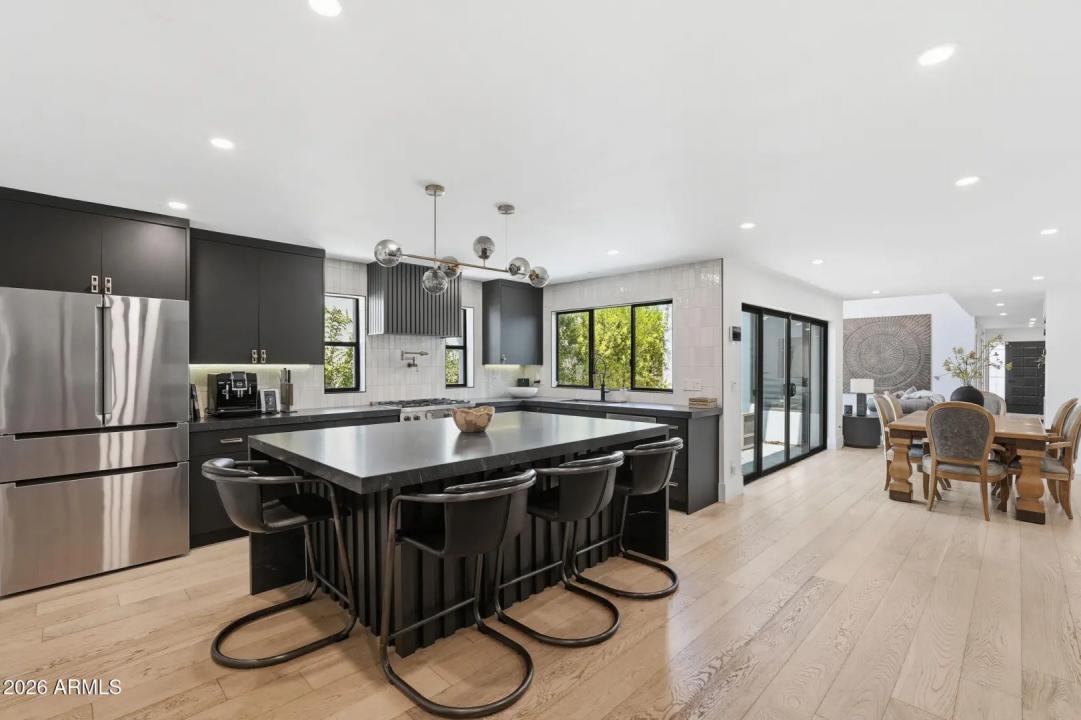Real Estate Picture 10