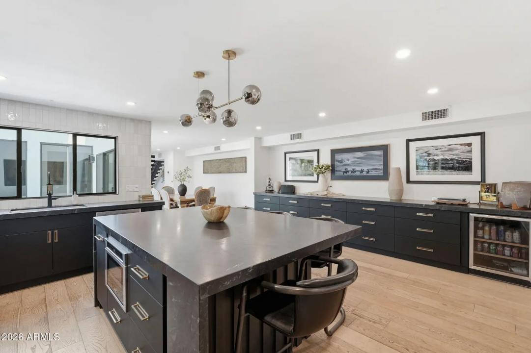 Real Estate Picture 11