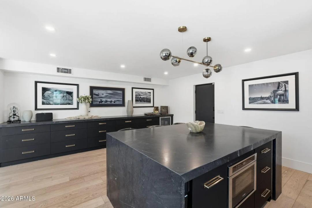 Real Estate Picture 13