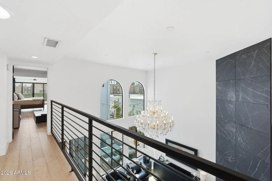 Real Estate Picture 22