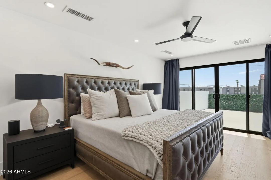 Real Estate Picture 24
