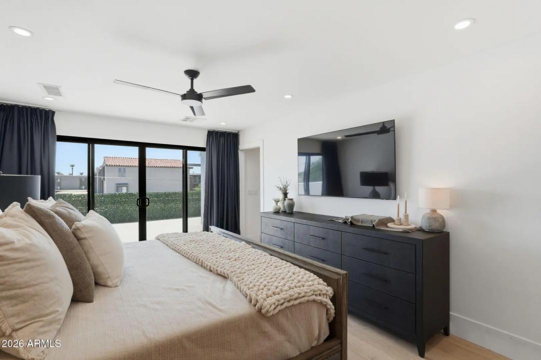 Real Estate Picture 25