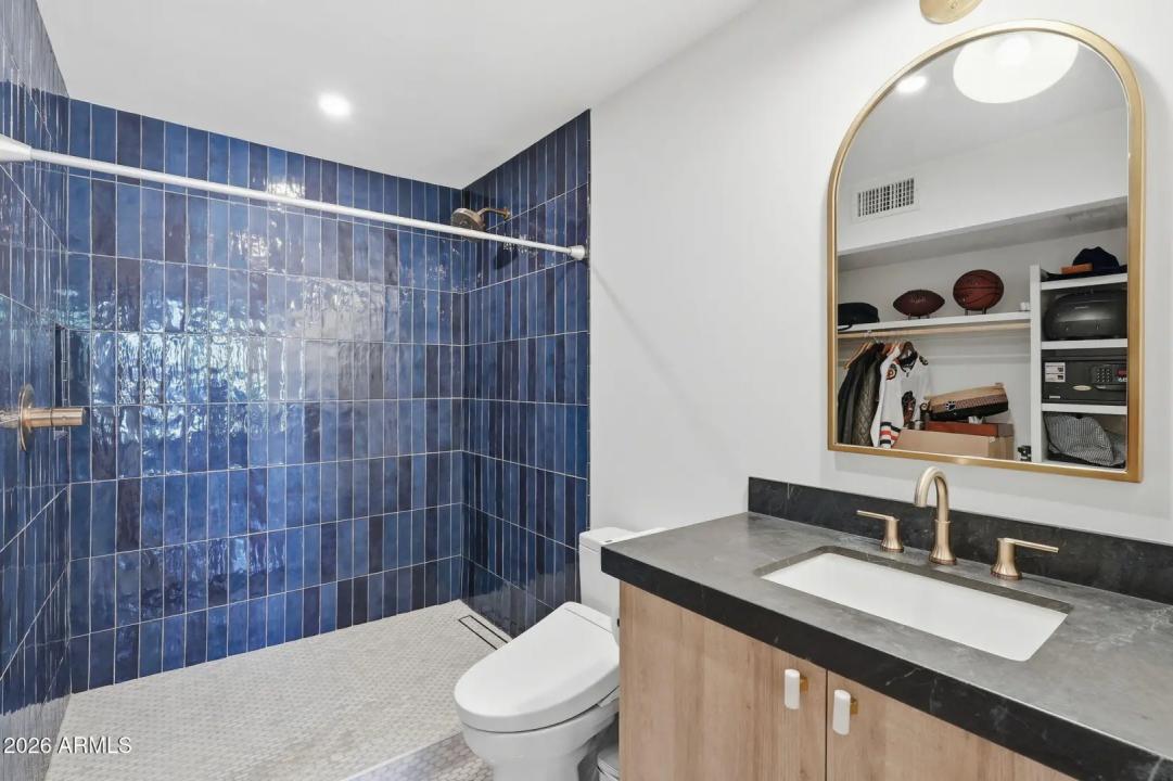 Real Estate Picture 19