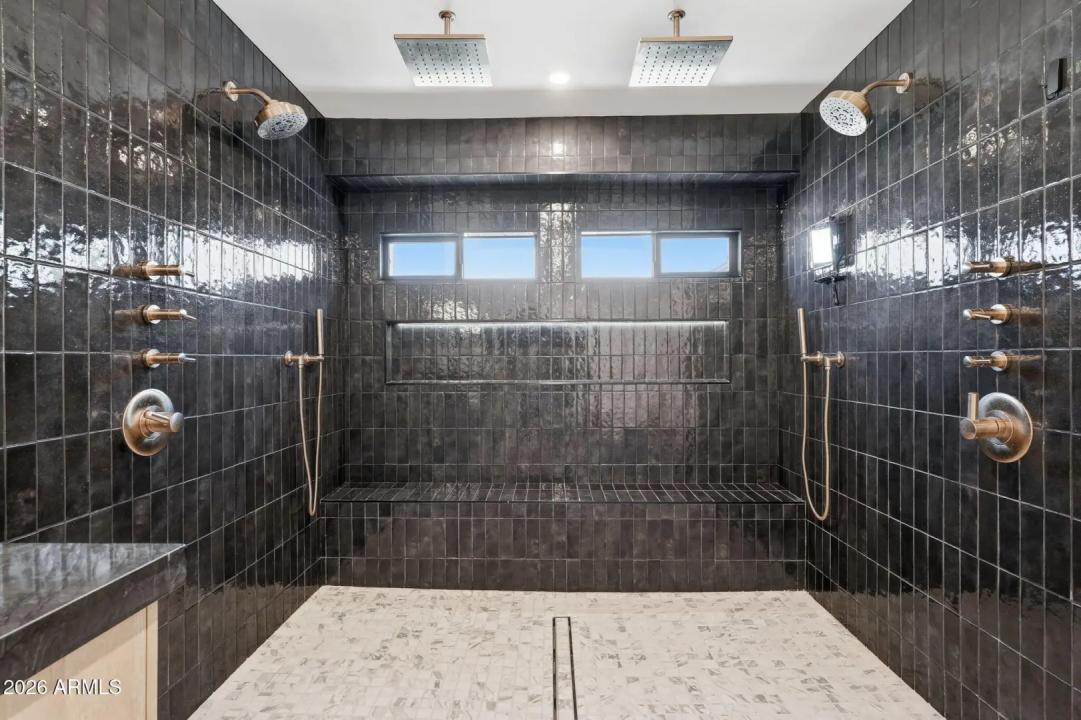 Real Estate Picture 30