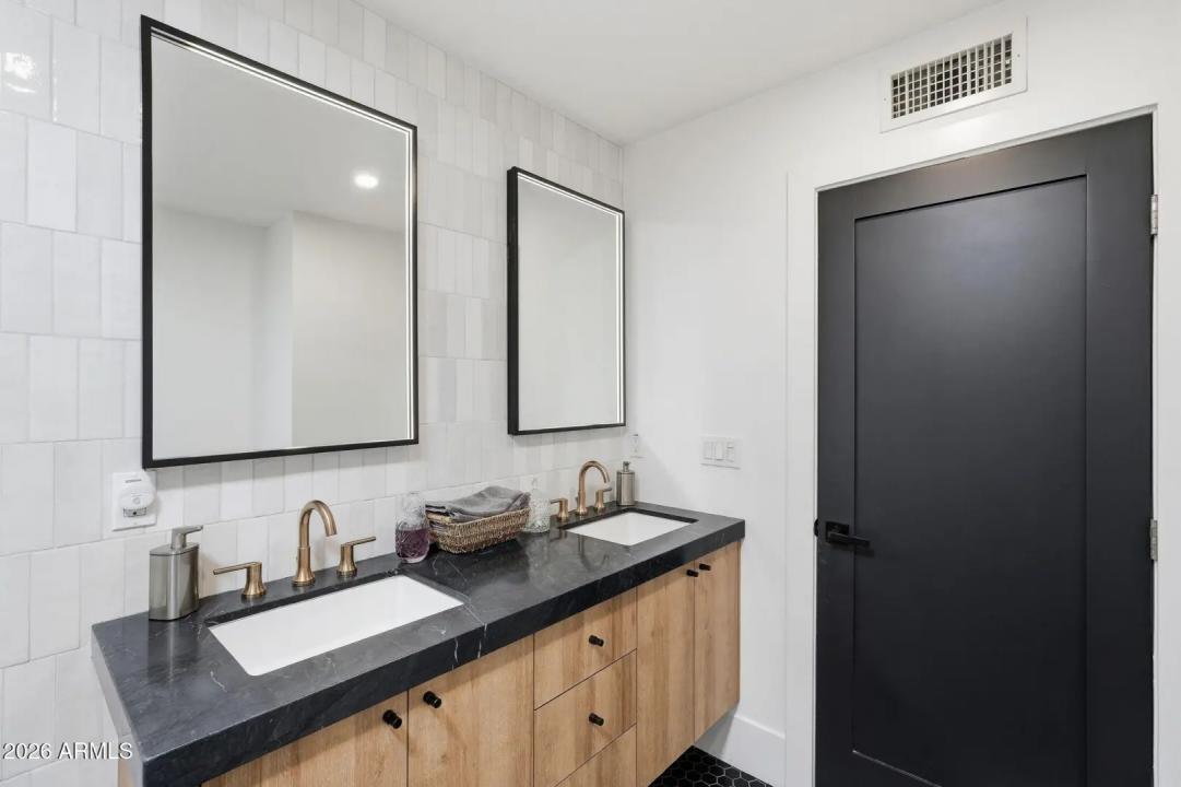 Real Estate Picture 34