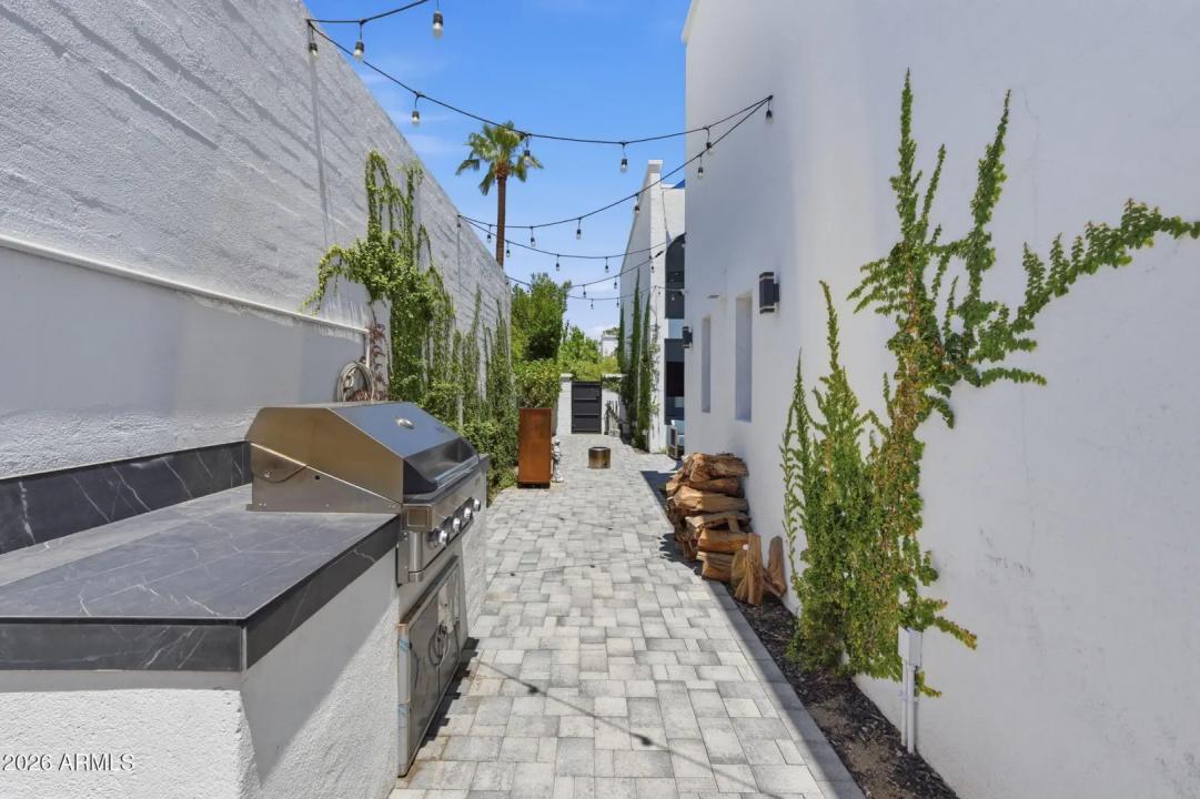 Real Estate Picture 42