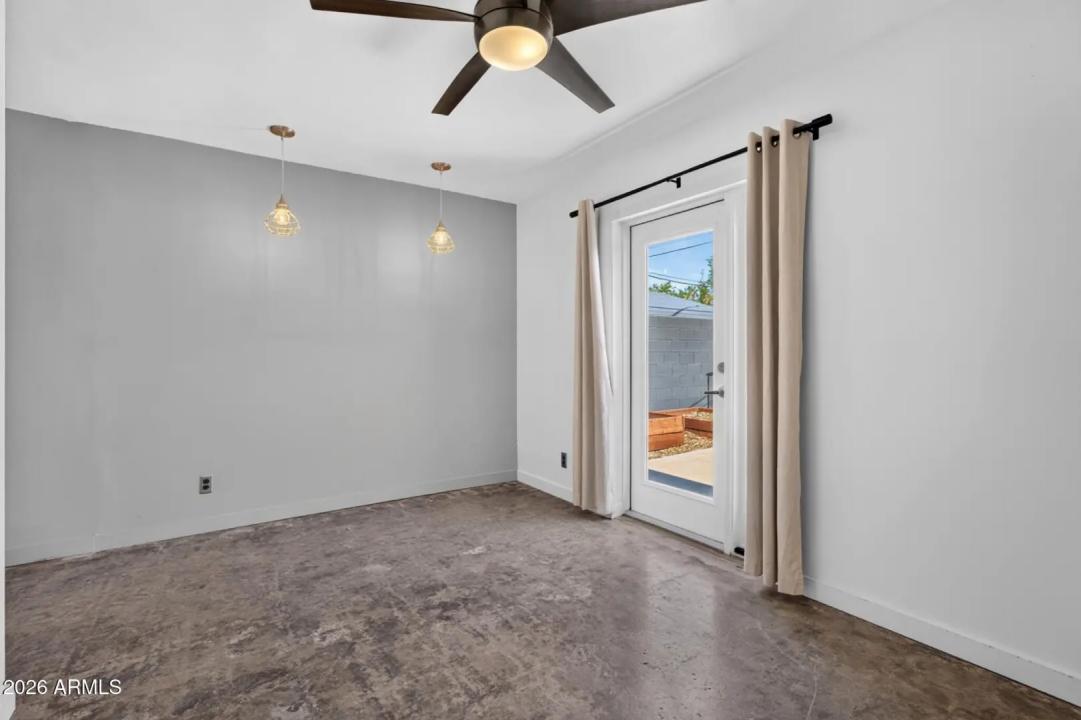 Real Estate Picture 17