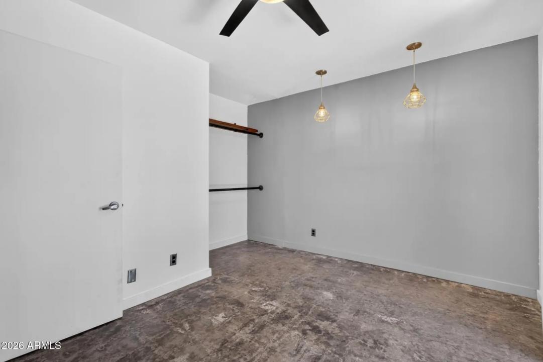 Real Estate Picture 18