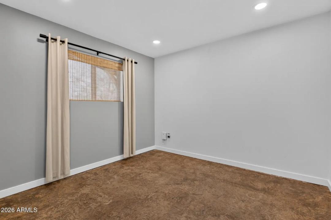 Real Estate Picture 21