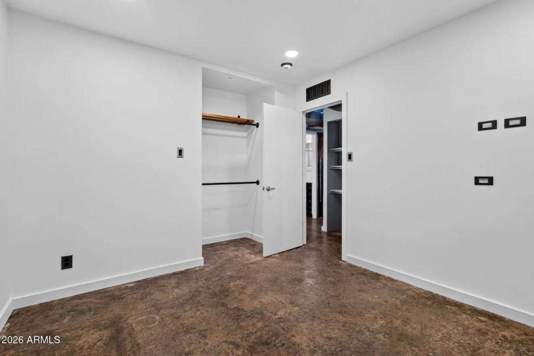 Real Estate Picture 22