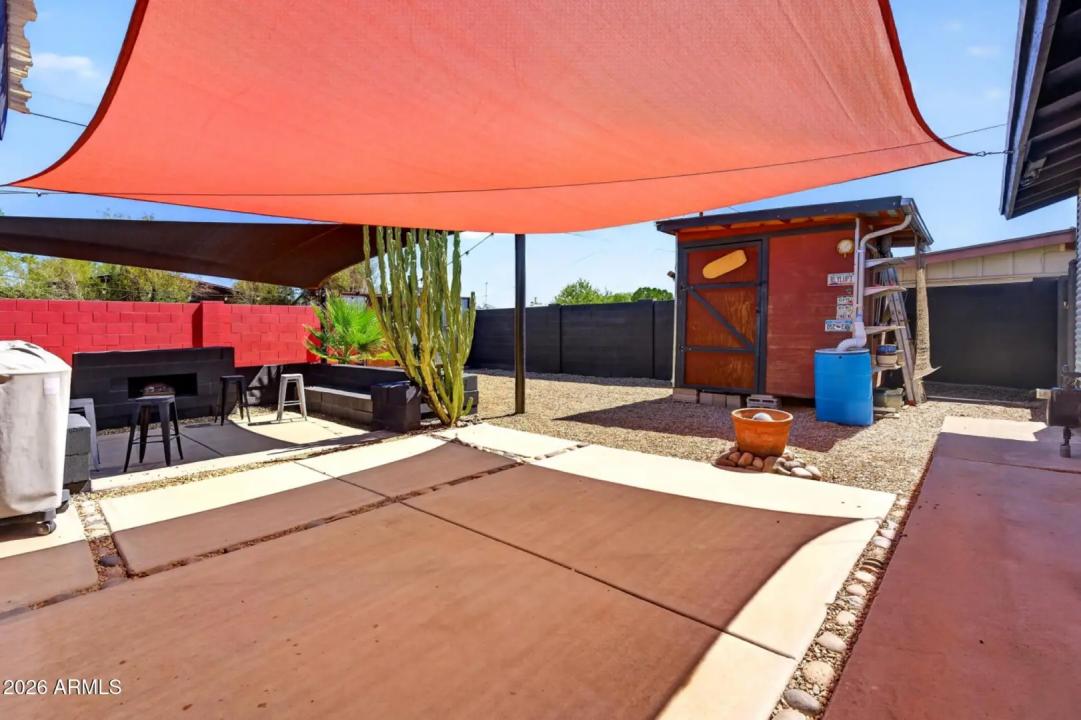 Real Estate Picture 25