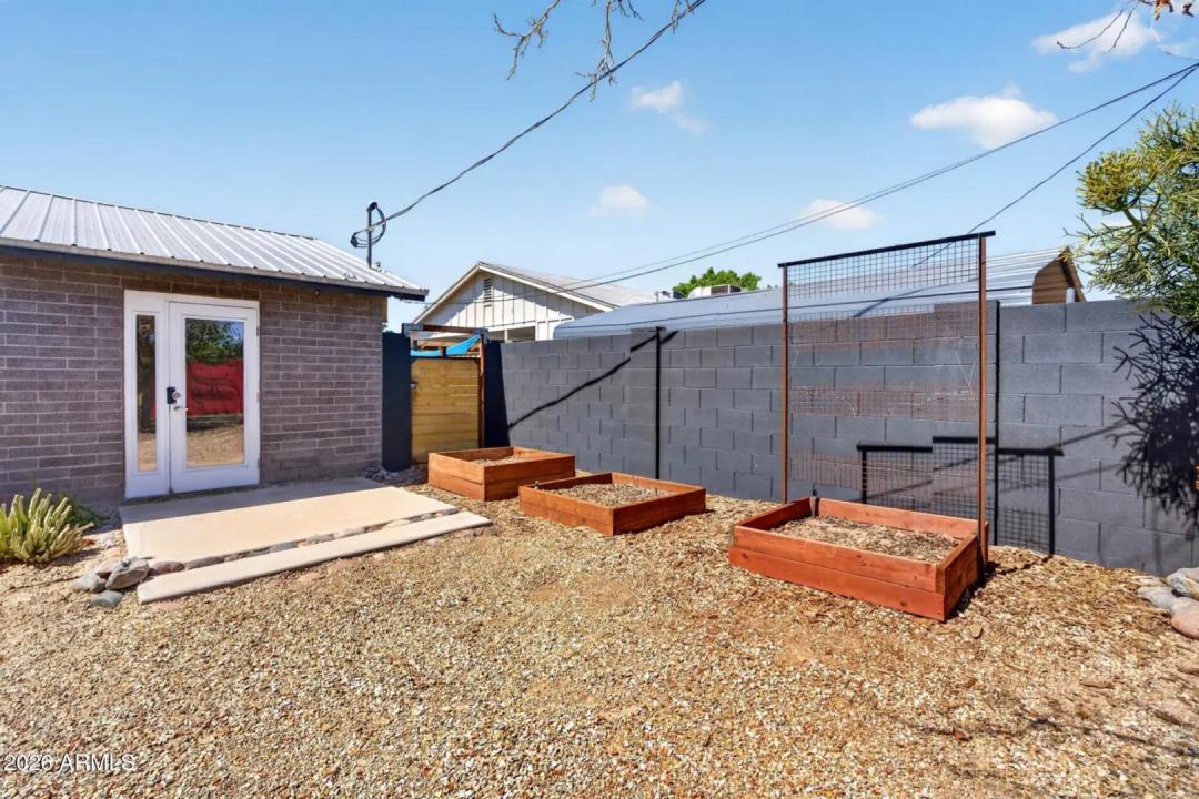 Real Estate Picture 30