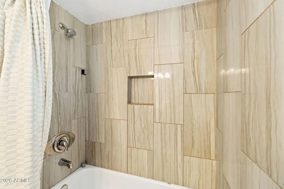 Real Estate Picture 18