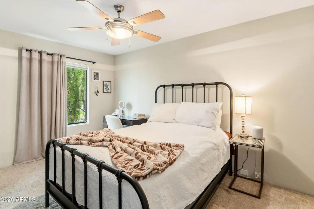 Real Estate Picture 14