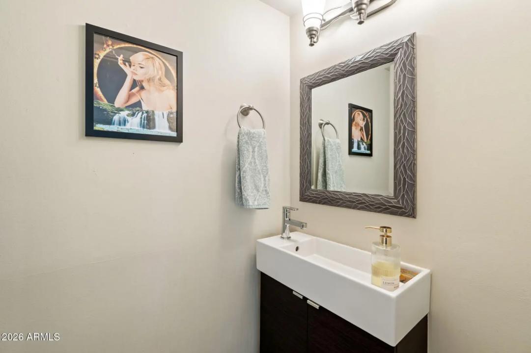 Real Estate Picture 12