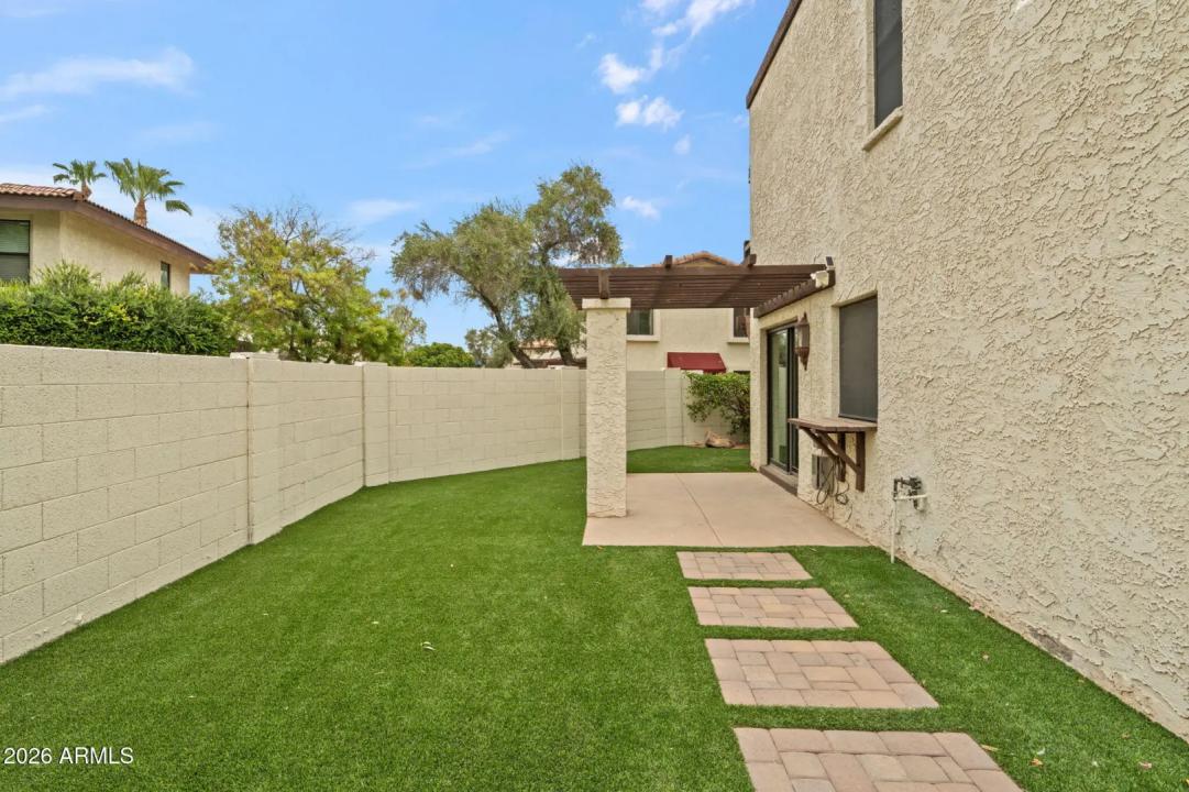 Real Estate Picture 25