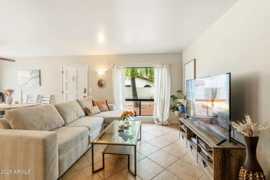 Real Estate Picture 5