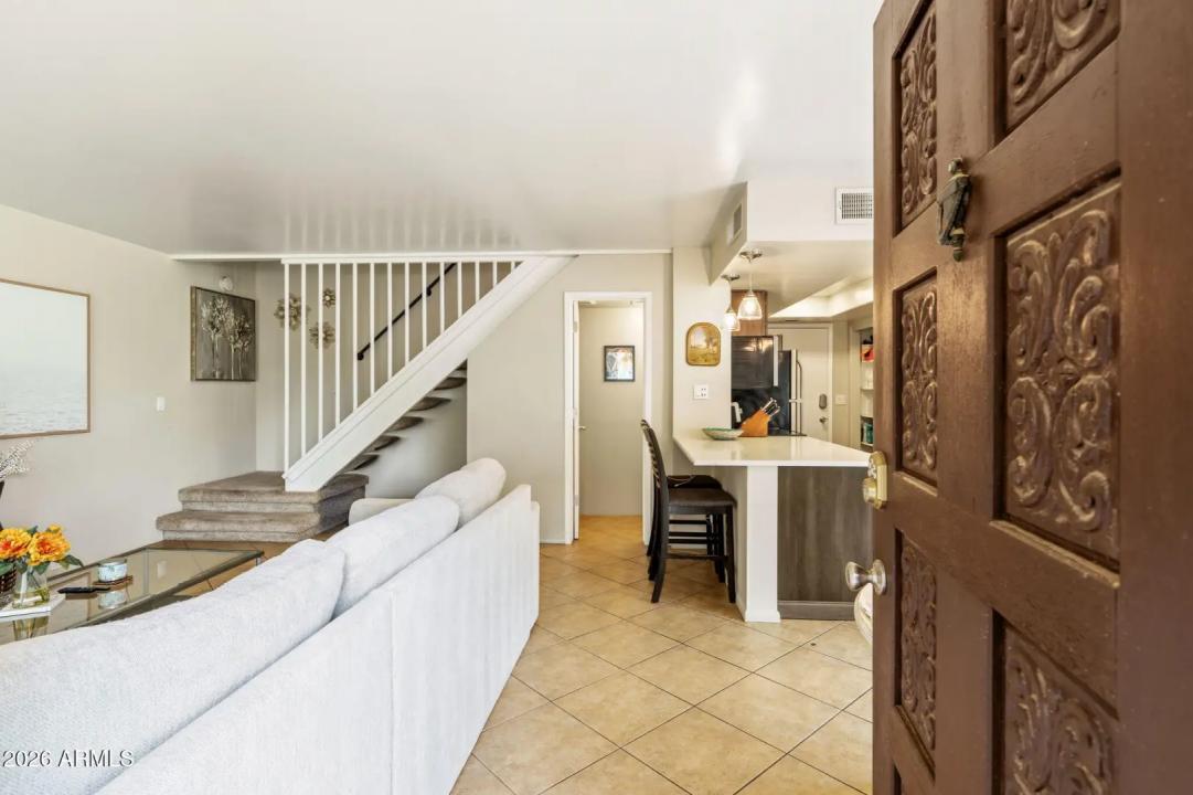 Real Estate Picture 3