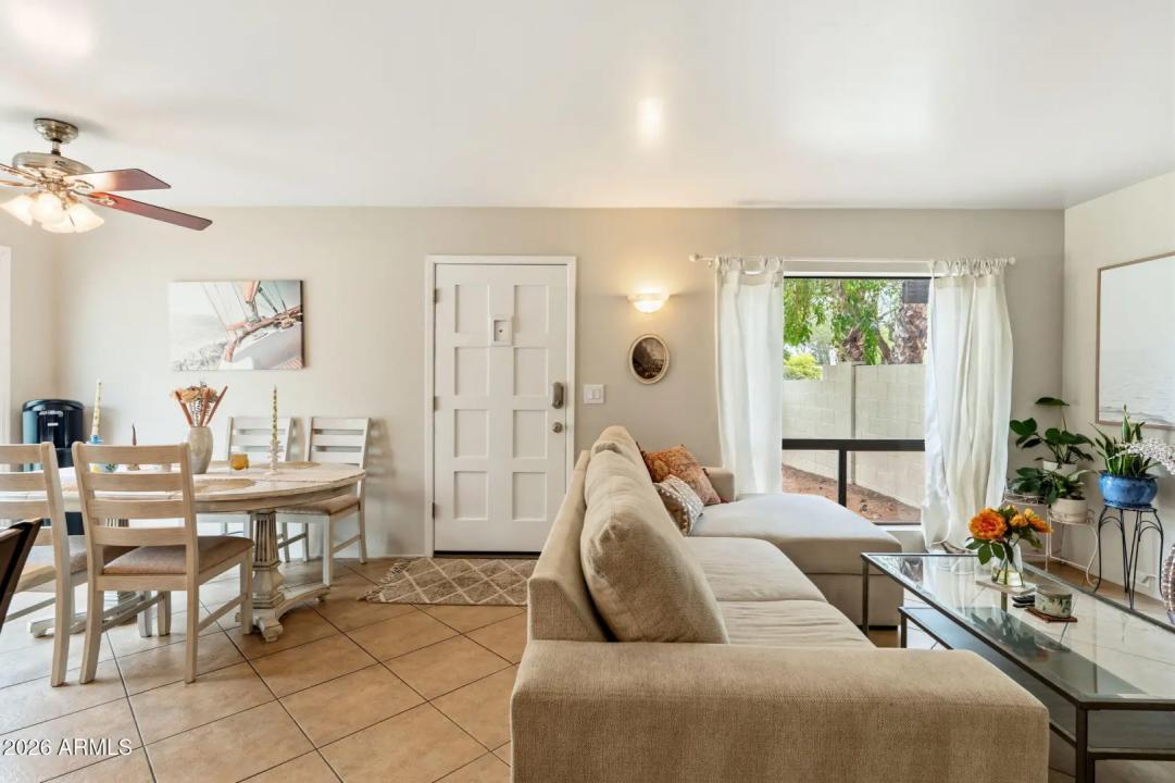 Real Estate Picture 4