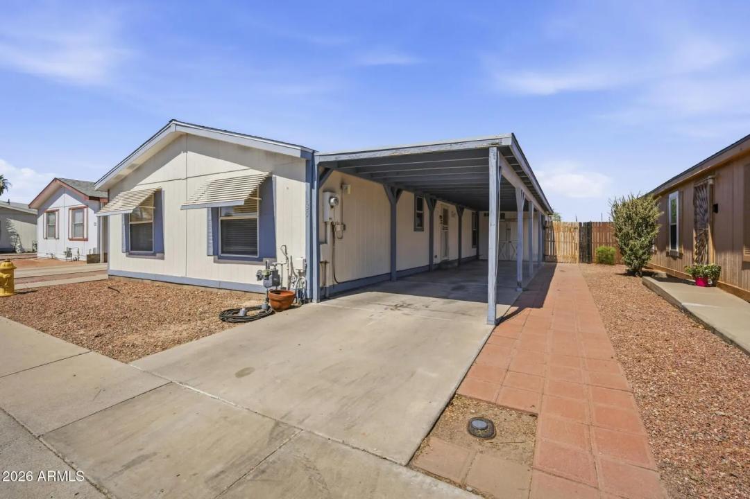 Real Estate Picture 16