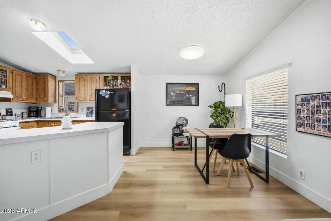 Real Estate Picture 3