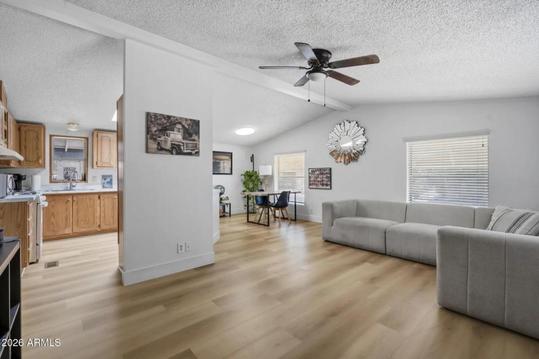Real Estate Picture 4