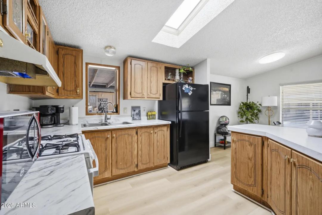 Real Estate Picture 5