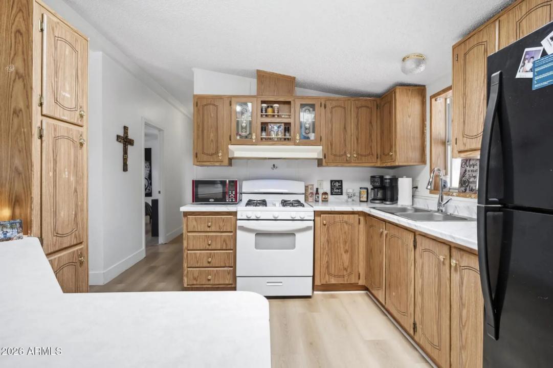 Real Estate Picture 6