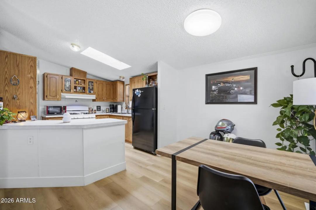 Real Estate Picture 7