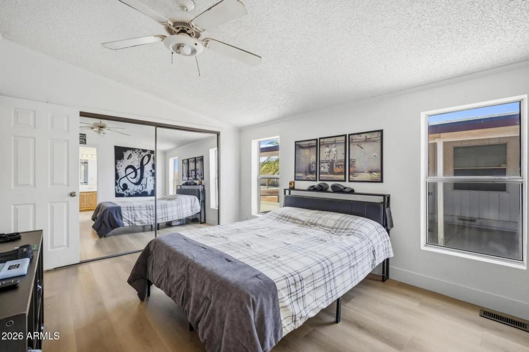 Real Estate Picture 8