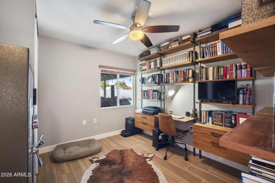 Real Estate Picture 12
