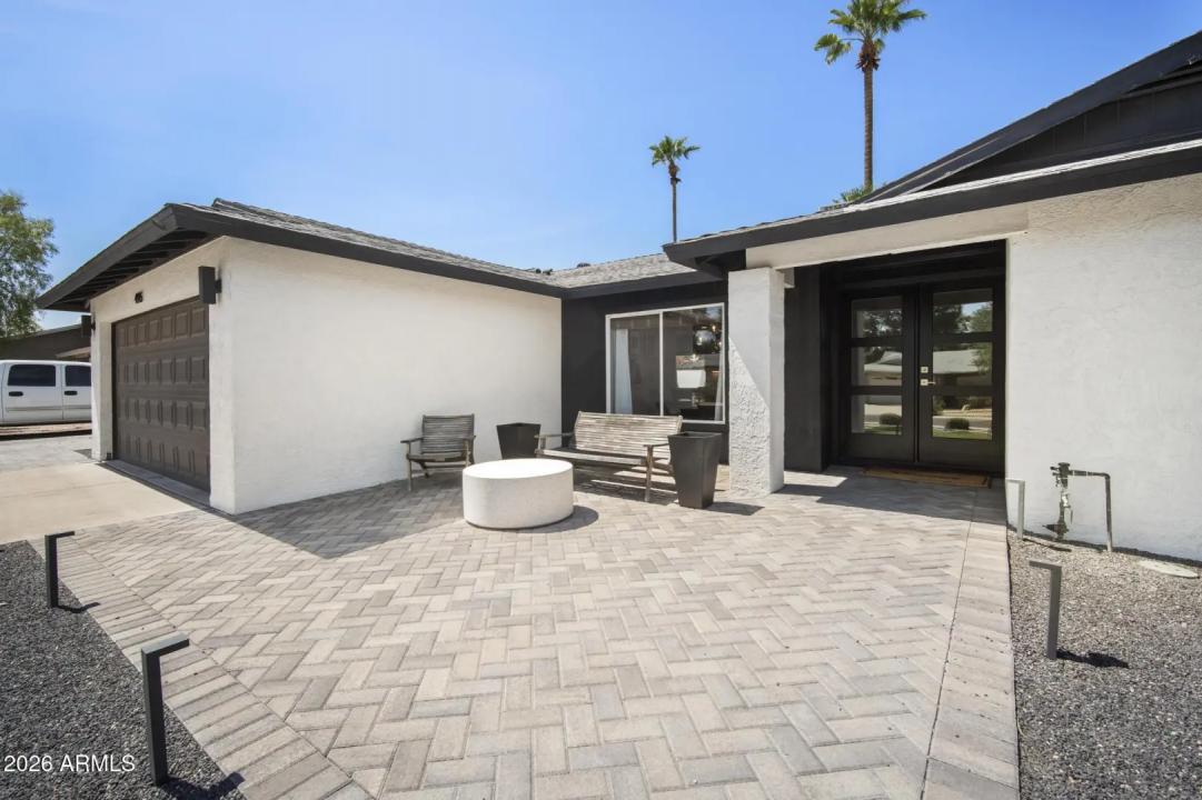 Real Estate Picture 4