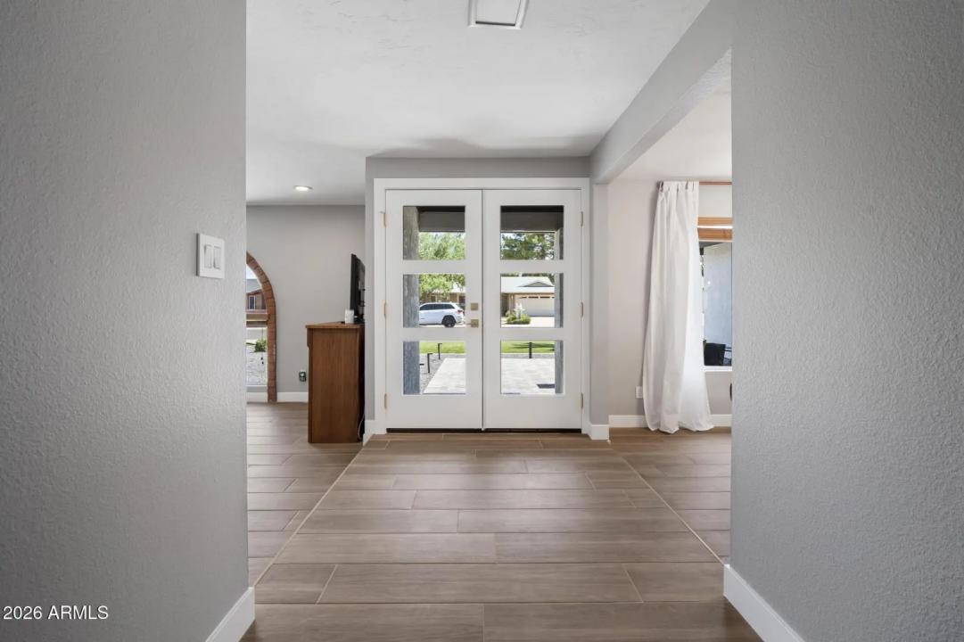 Real Estate Picture 5