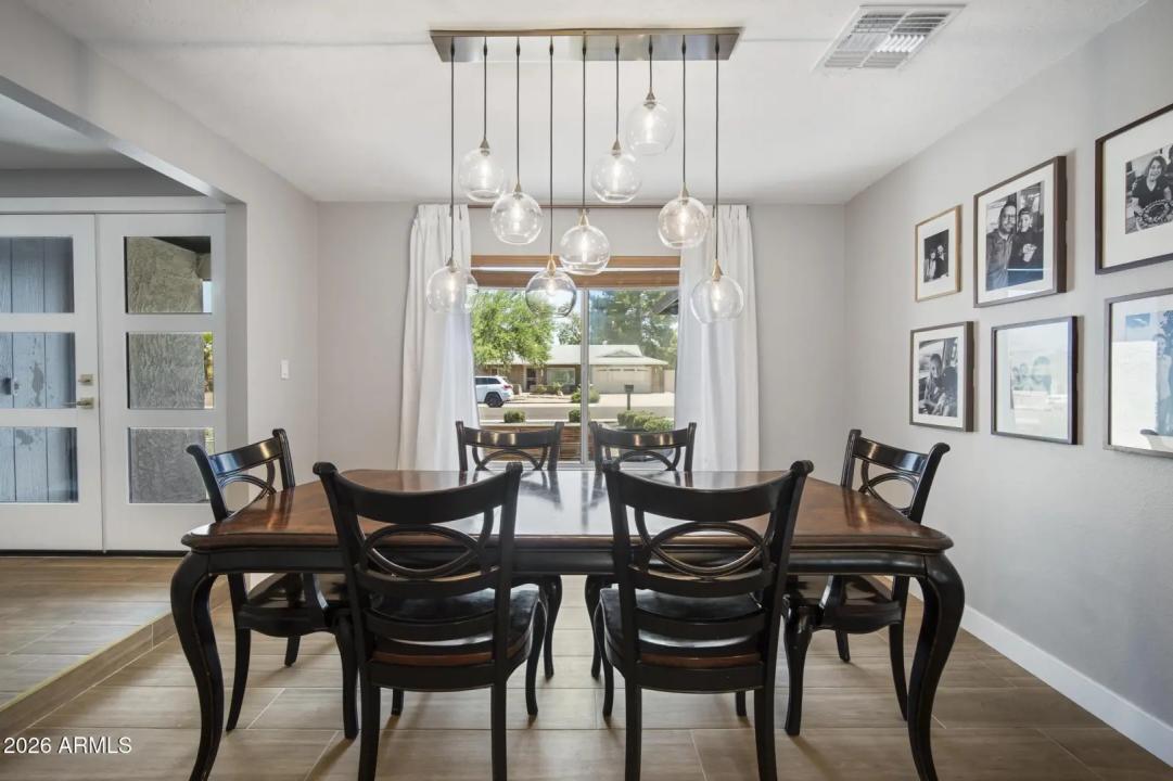 Real Estate Picture 10